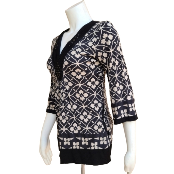 HALE BOB Studded Silk Blouse S Shirt Top Monogram 3/4 Sleeve No Wrinkle Travel - Picture 4 of 16